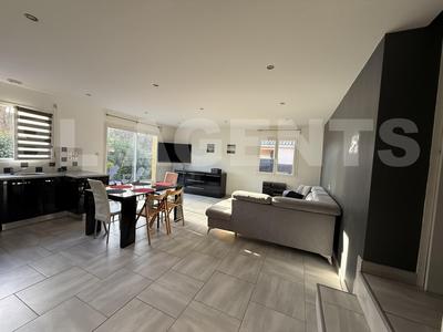 Maison traditionnelle - 101 m² - 6 pièces