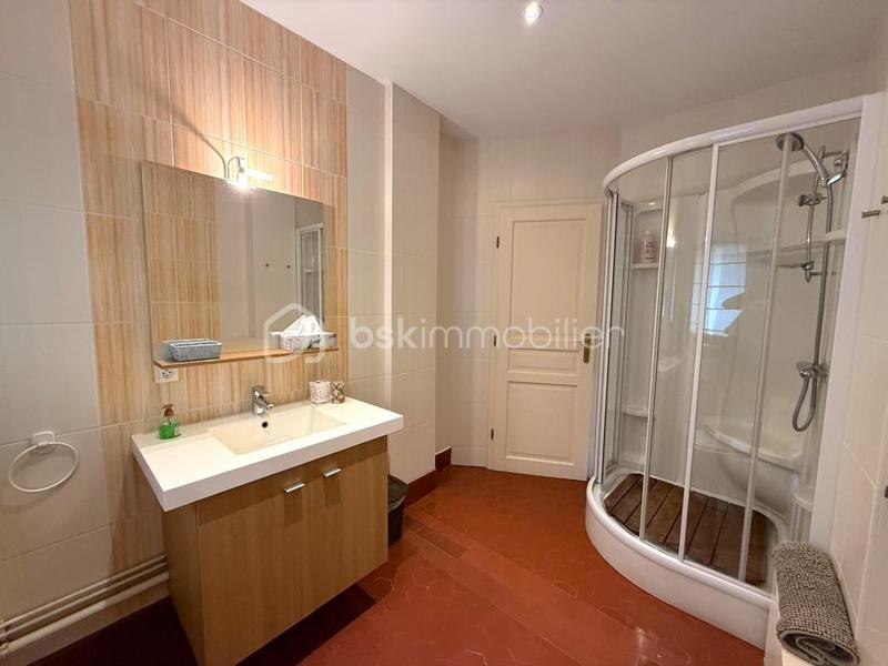 Maison - 303 m² - 10 pièces