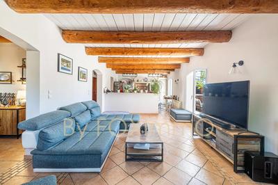 Villa - 225 m² - 6 pièces