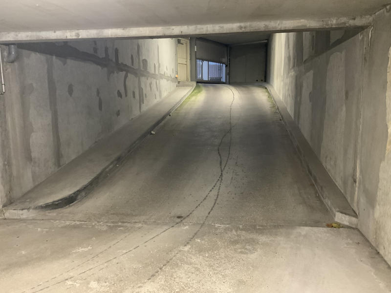 Parking / Garage - 11 m²