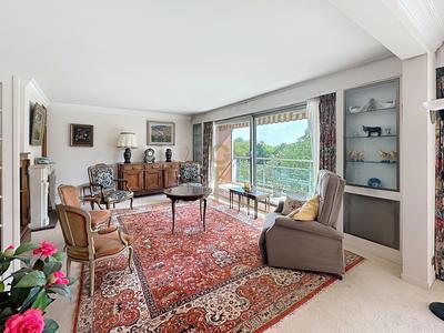 Appartement - 161 m² - 5 pièces