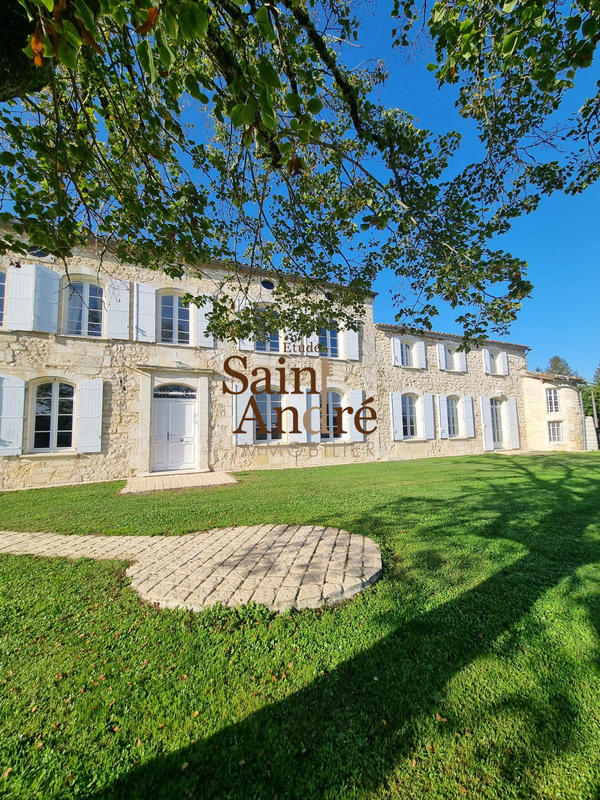 Maison - 294 m² - 8 pièces