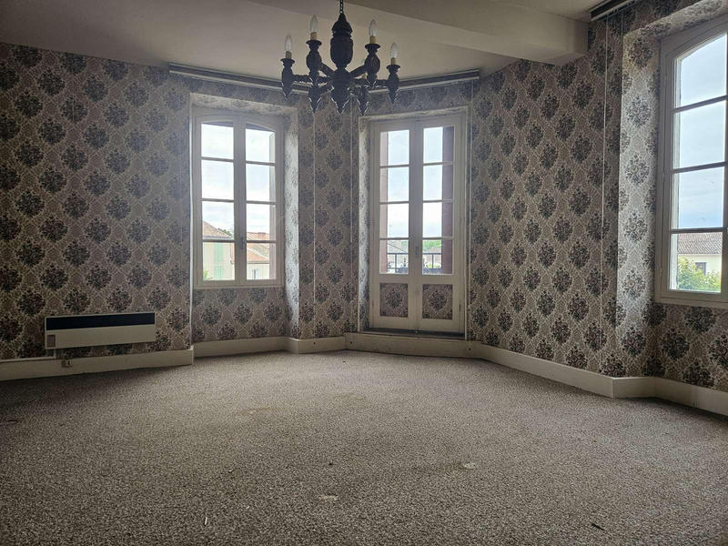 Maison - 180 m² - 7 pièces