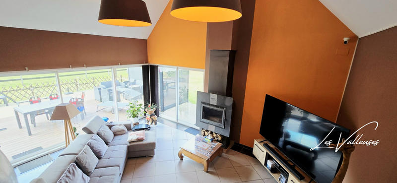Maison - 213 m² - 8 pièces