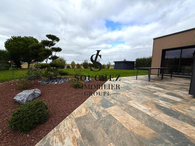 Maison - 185 m² - 7 pièces