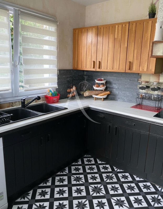 Maison - 92 m² - 5 pièces