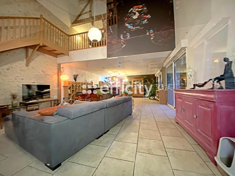 Maison - 174 m² - 8 pièces