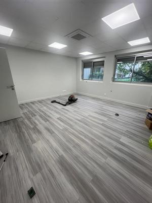 Local commercial - 107 m² - 4 pièces