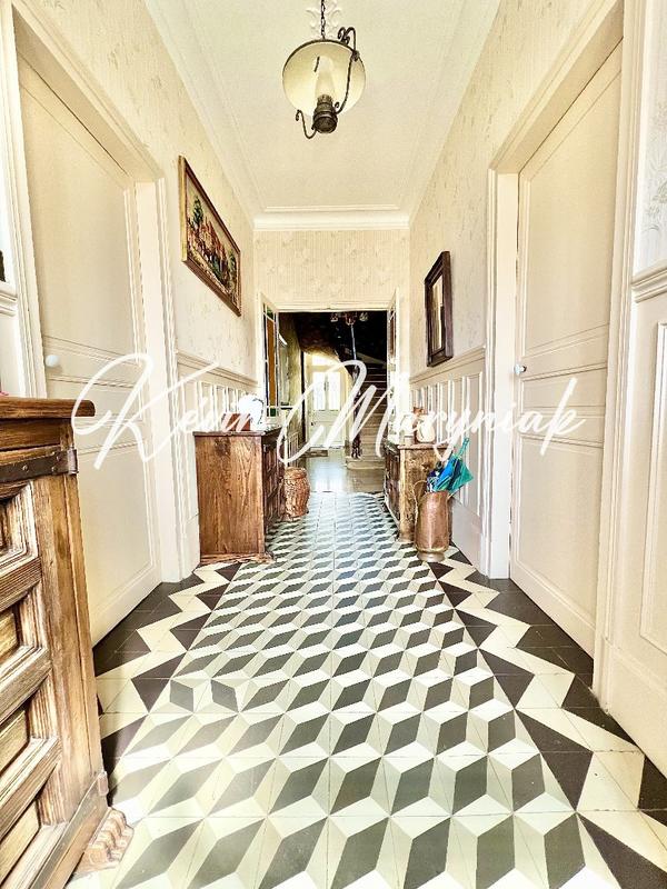 Maison - 296 m² - 6 pièces