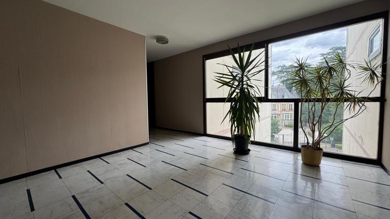 Appartement - 104 m² - 6 pièces