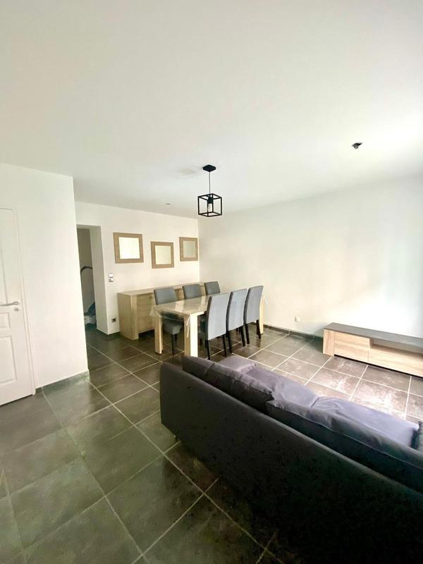 Maison - 85 m² - 5 pièces