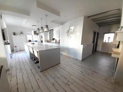 Maison - 270 m² - 12 pièces