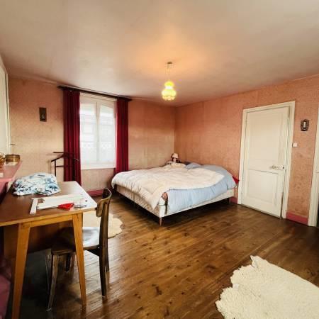 Maison - 137 m² - 7 pièces