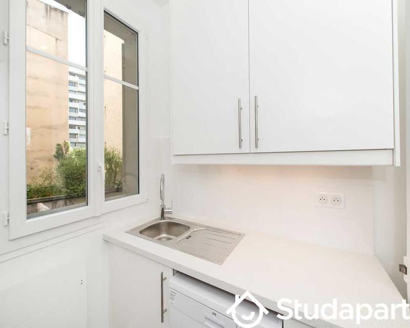 Chambre - 80 m² - 1 pièce