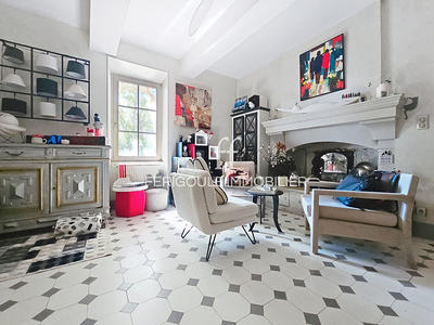 Mas - 353 m² - 10 pièces