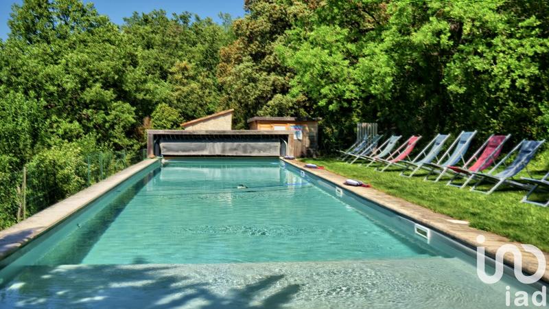 Maison - 591 m² - 12 pièces