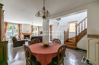 Maison ancienne - 171 m² - 6 pièces