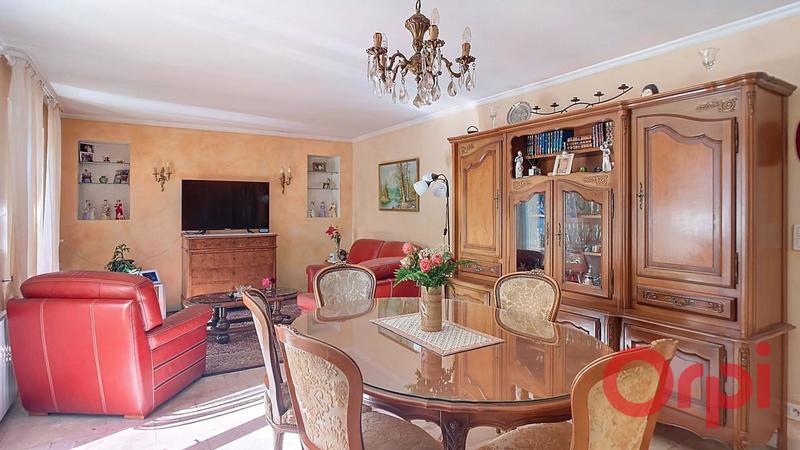 Maison - 184 m² - 6 pièces