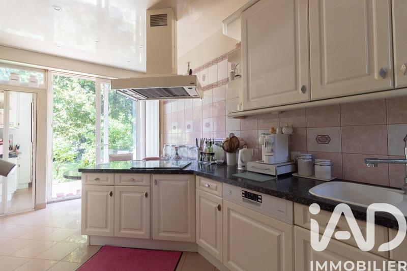 Maison - 238 m² - 10 pièces