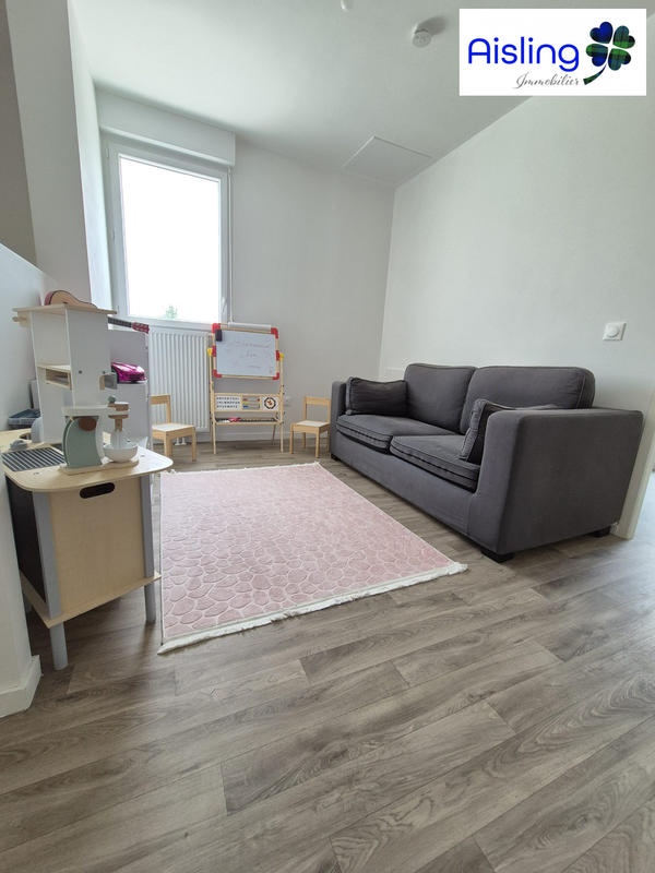 Maison - 93 m² - 4 pièces