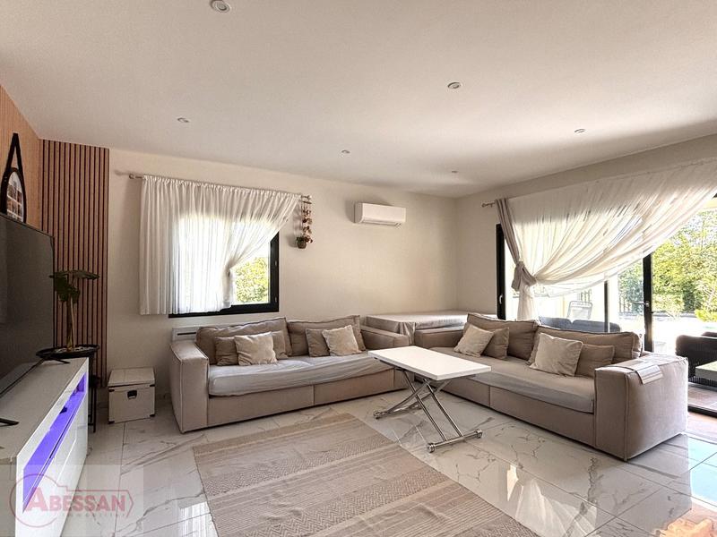 Villa - 100 m² - 4 pièces