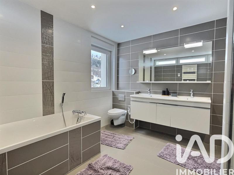 Maison de maîtres - 352 m² - 13 pièces