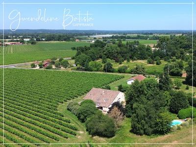 Maison en pierre - 300 m² - 7 pièces