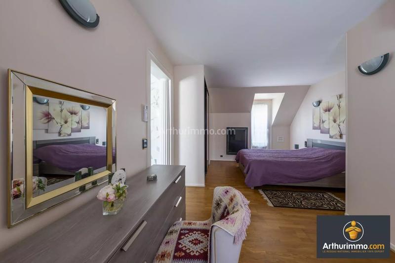 Maison - 223 m² - 7 pièces