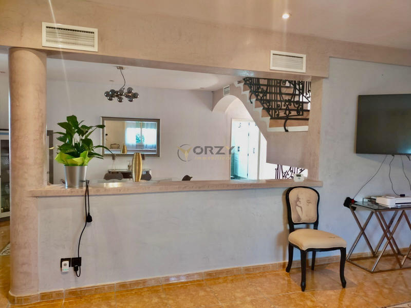 Villa - 270 m² - 7 pièces