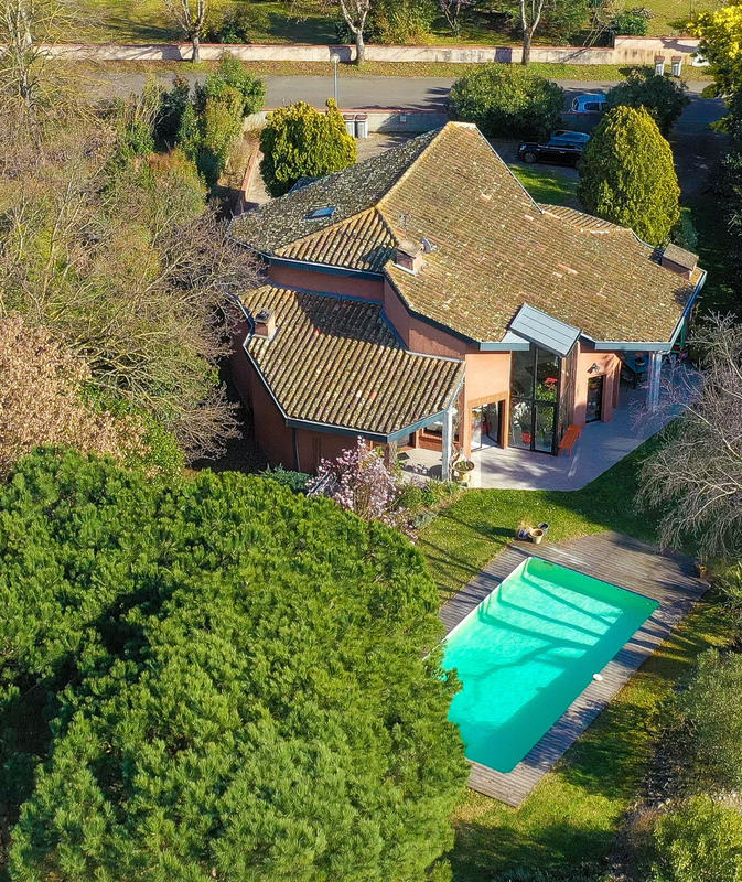 Villa - 216 m² - 6 pièces