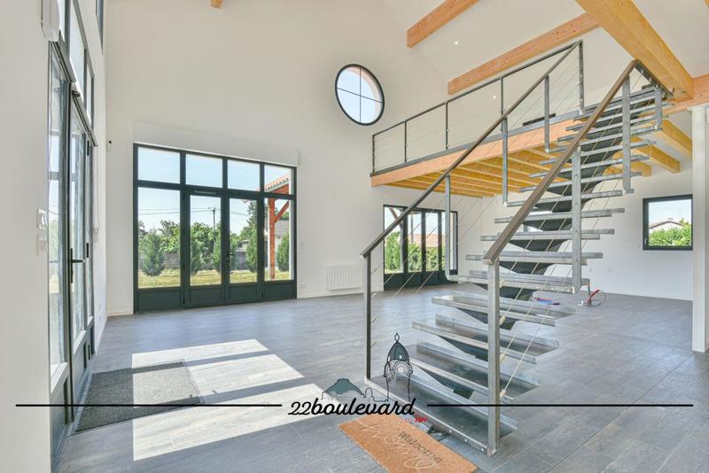 Longère - 318 m² - 10 pièces