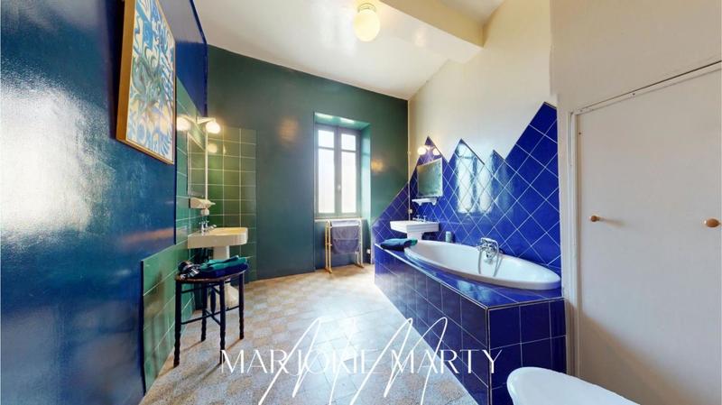 Propriété - 490 m² - 13 pièces