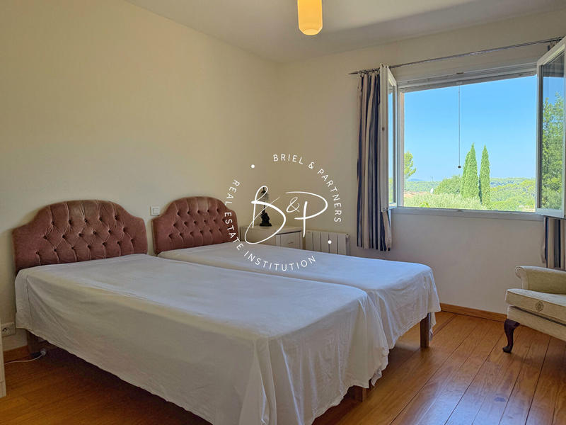 Maison - 186 m² - 6 pièces