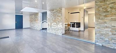 Maison - 121 m² - 6 pièces