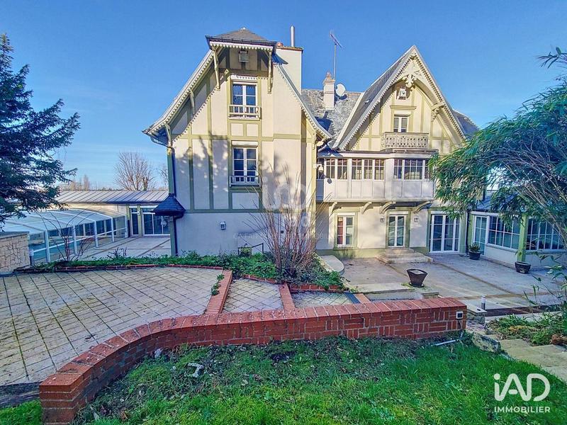 Maison - 600 m² - 14 pièces