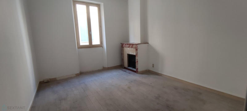 Maison - 94 m² - 7 pièces