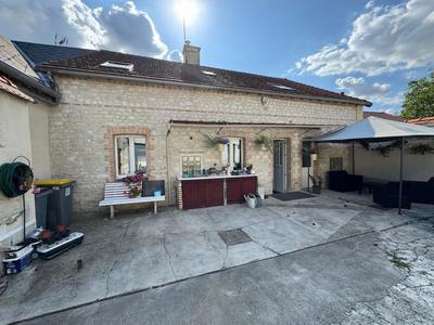 Maison - 145 m² - 5 pièces