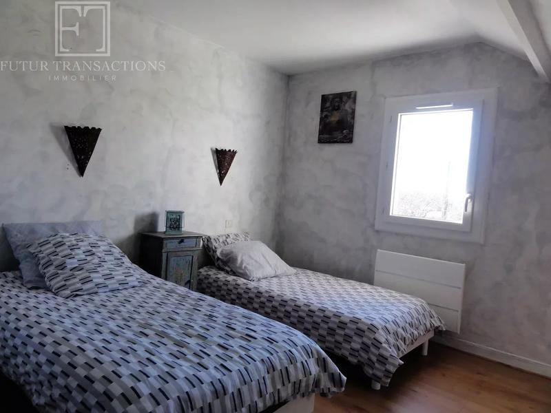 Maison - 233 m² - 12 pièces