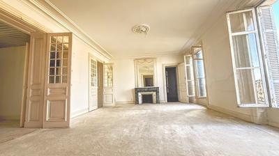 Appartement - 177 m² - 7 pièces