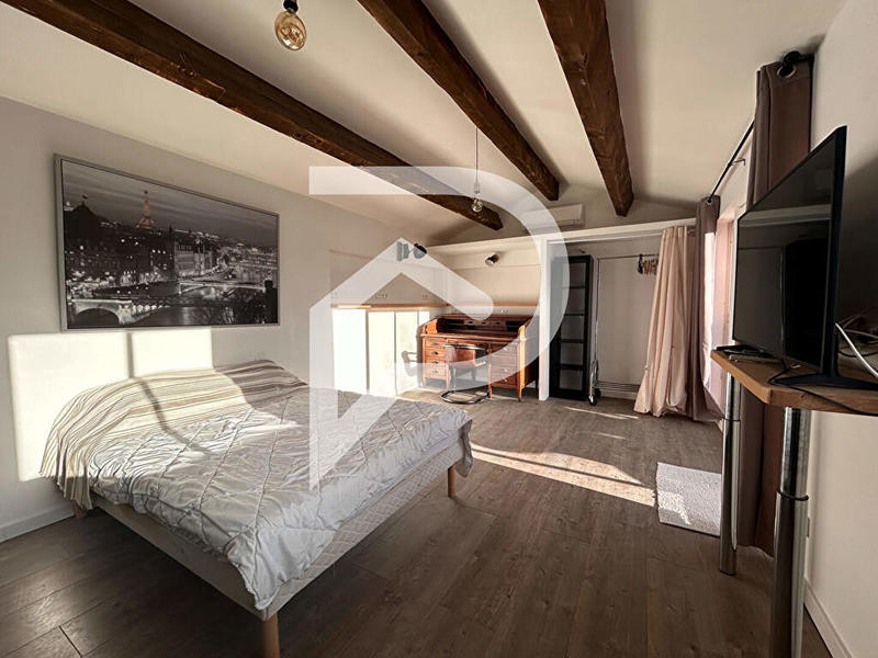 Maison - 300 m² - 6 pièces