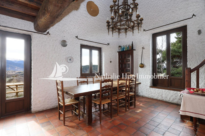 Maison - 210 m² - 8 pièces