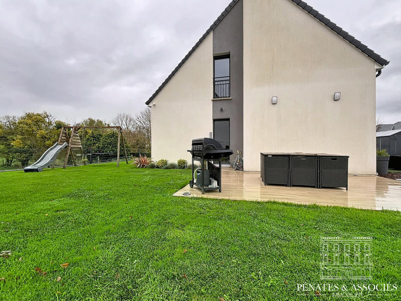 Maison - 110 m² - 6 pièces