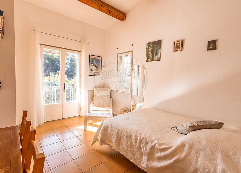 Maison - 218 m² - 8 pièces