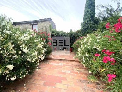 Propriété - 740 m² - 22 pièces