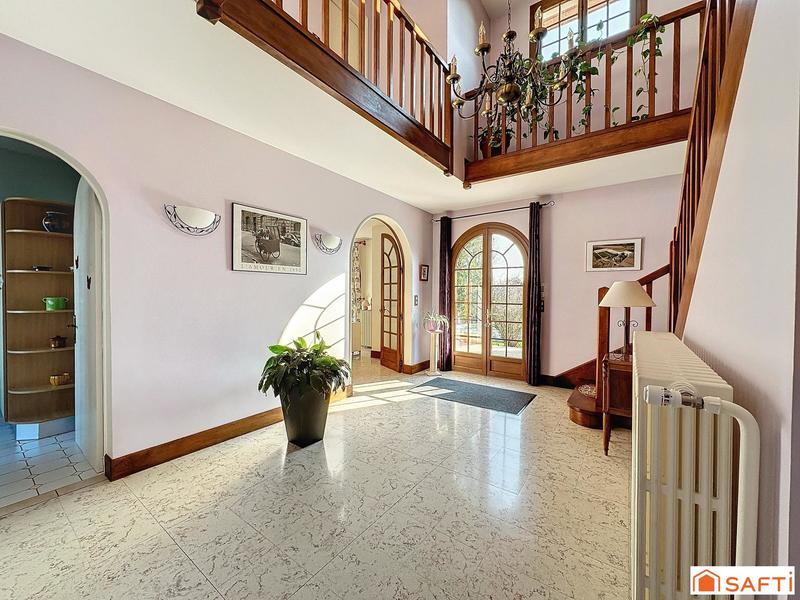 Maison - 317 m² - 10 pièces