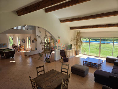 Maison - 246 m² - 6 pièces