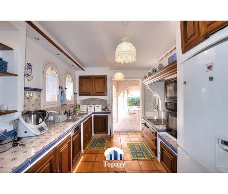 Maison provençale - 201 m² - 6 pièces