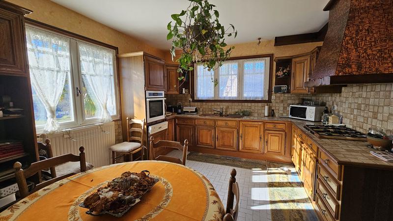 Maison - 200 m² - 9 pièces