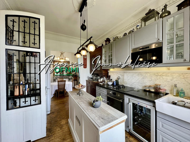 Maison - 170 m² - 10 pièces