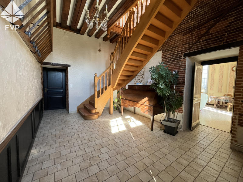 Propriété - 284 m² - 9 pièces